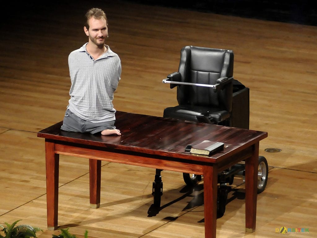 Nick Vujicic dengan ketidaksempurnaannya