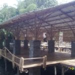 Desain Pilar-pilar Bambu yang dibuat melingkar dan diikatkan ke Gording