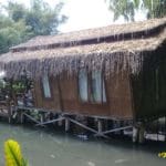 bentuk rumah unik dari bambu