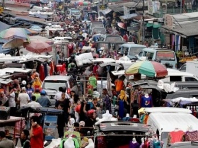ruas jalan yang berubah menjadi pasar ruas jalan yang berubah menjadi pasar