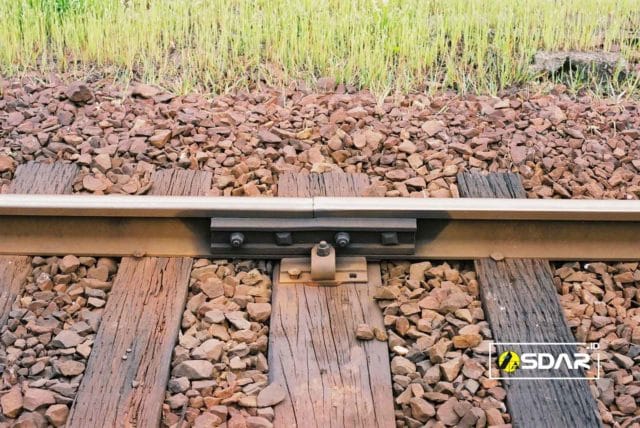 kerikil pada rel kereta api kerikil pada rel kereta api