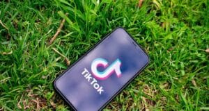 mengunduh video tiktok tanpa tanda air
